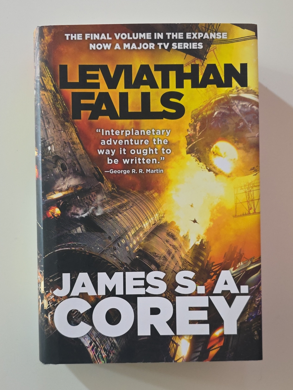 Leviathan Falls by James S. A. Corey - Yellow & Black Cover- Book 9